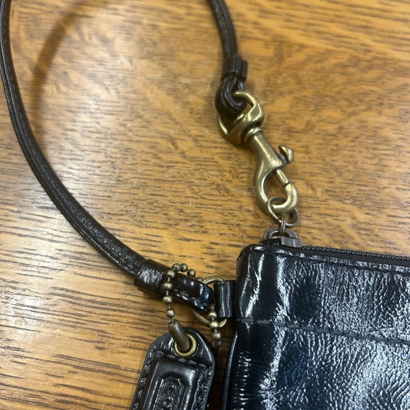 Vintage Coach Black Patent Leather Wristlet - Zipper Closure Wallet - Picture 3 of 10
